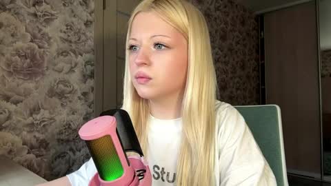 Lola online show from 04.24.26