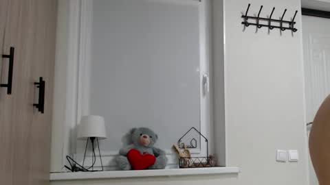 Snapshot of increible_della chatting on 10.26.25 Della online show from 10.26.25