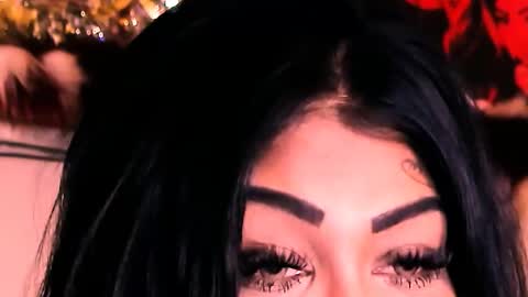 Snapshot of indian_dreamgirl chatting on 12.14.25 Bella Ambrosia online show from 12.14.25