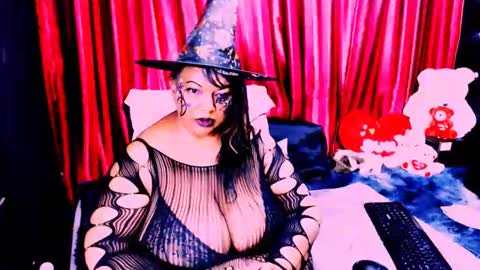 indian_rubyxx online show from 10.31.25