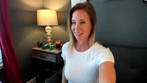 Snapshot of indianacooper chatting on 09.09.25 IndianaCooper - Showtimes - Mon-Fri 12pm and 930PM CST SatSun 930pm CST online show from 09.09.25