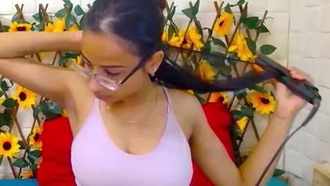 Snapshot of indianbootylicious1 chatting on 12.16.25 nala online show from 12.16.25