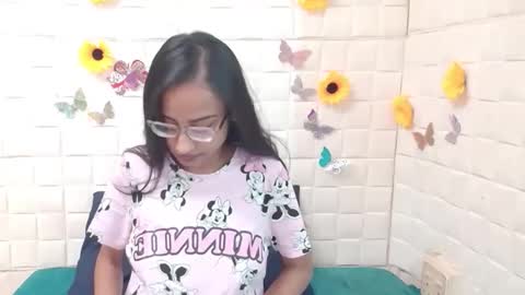 Snapshot of indianbootylicious1 chatting on 12.23.25 nala online show from 12.23.25