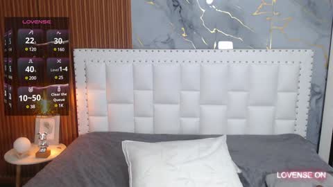 LITTLE AINHOA  online show from 01.09.25