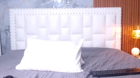 LITTLE AINHOA  online show from 03.04.25