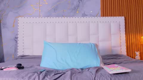 LITTLE AINHOA  online show from 09.29.25