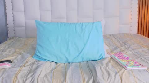 LITTLE AINHOA  online show from 10.24.25