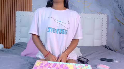 LITTLE AINHOA  online show from 01.08.26