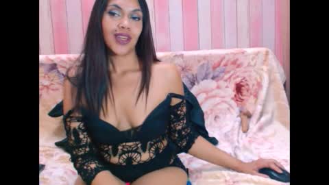 Snapshot of indiandesire4u69 chatting on 09.25.25 Lia online show from 09.25.25