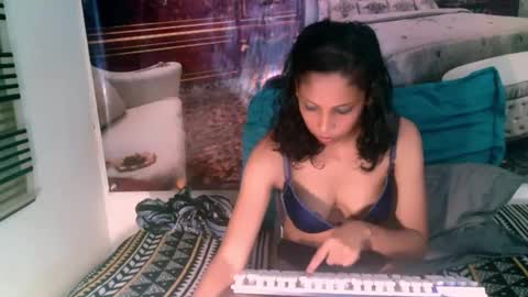 Jade online show from 01.15.25