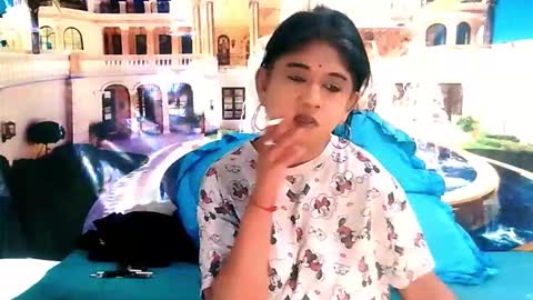 Mika online show from 12.18.25