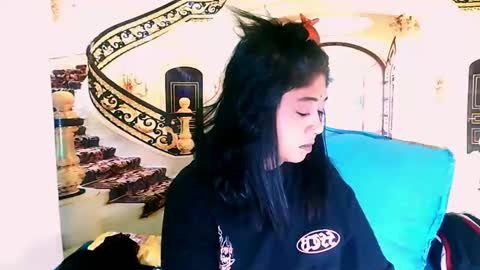 Mika online show from 12.22.25