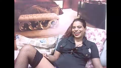 Snapshot of indiansexyass4u2luv chatting on 01.15.25 indiansexyass4u2luv online show from 01.15.25