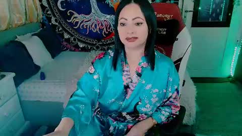 Snapshot of indica_me chatting on 06.29.26 indica_me online show from 06.29.26