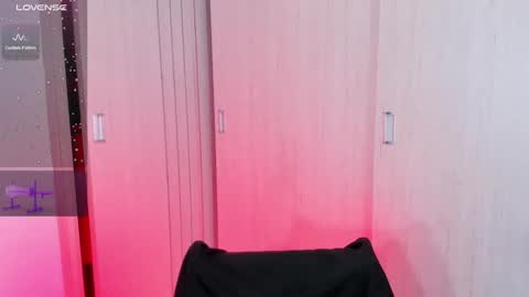 Hey  Im Indie follow me on my instagram  online show from 03.02.25