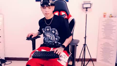 Snapshot of indomitablebeast chatting on 06.24.26 matias online show from 06.24.26