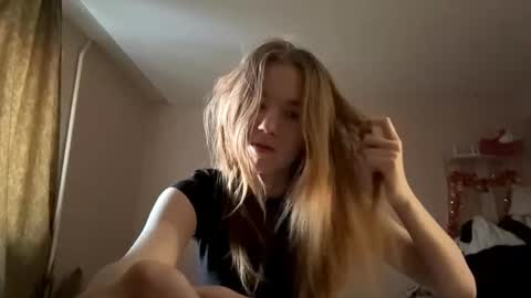 Snapshot of inespacheco chatting on 03.23.26 Sofia online show from 03.23.26