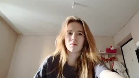 Snapshot of inespacheco chatting on 03.27.26 Sofia online show from 03.27.26