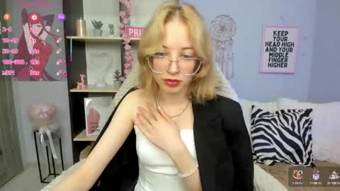 Mia online show from 10.09.25