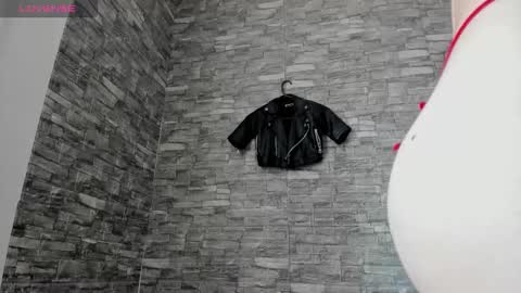 MOLLY online show from 10.03.25