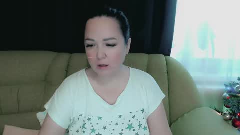 Snapshot of infinity_loveliness chatting on 01.05.25 Infinity online show from 01.05.25