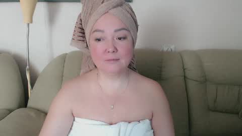 Snapshot of infinity_loveliness chatting on 09.17.25 Infinity online show from 09.17.25