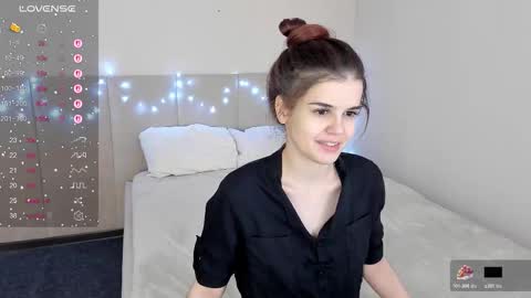 Snapshot of infinity_ti chatting on 12.23.25 infinity_ti online show from 12.23.25