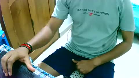 Inglorious Hairy Uncut online show from 02.04.25