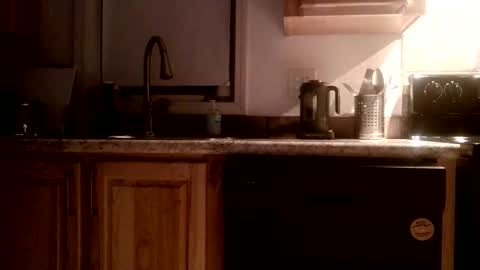 Snapshot of inhalation_exhalation chatting on 10.22.25 inhalation_exhalation online show from 10.22.25