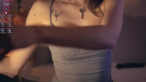 Im Senise Welcome to my room My instagram  online show from 02.22.25