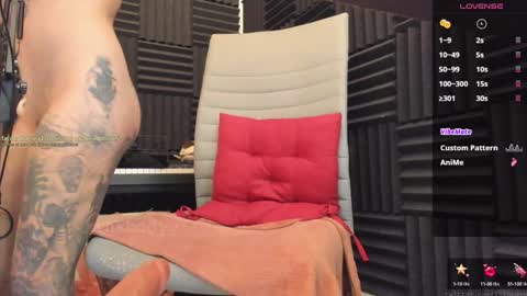 Snapshot of inkbodyy chatting on 12.21.24 Dayana online show from 12.21.24