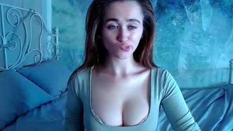 Lina online show from 10.19.25