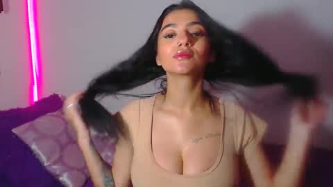 Abril online show from 05.21.26