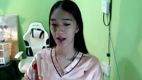 Reign online show from 11.02.25