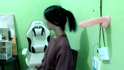 Snapshot of innocent_reign69 chatting on 02.05.26 Reign online show from 02.05.26