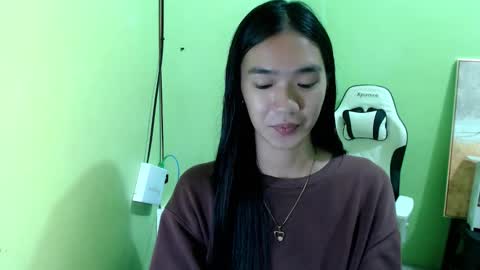 Snapshot of innocent_reign69 chatting on 02.19.26 Reign online show from 02.19.26