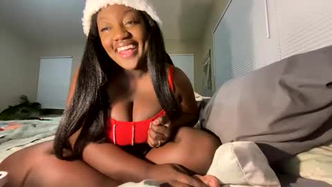 Lola online show from 12.15.25