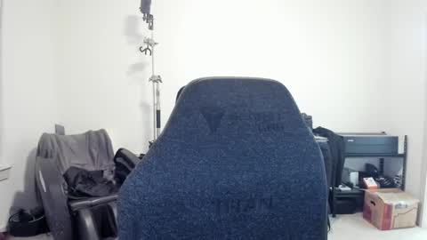 Lifes Love online show from 10.14.25