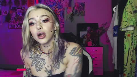 Snapshot of insunnity666 chatting on 12.29.24 Insunnity666 online show from 12.29.24