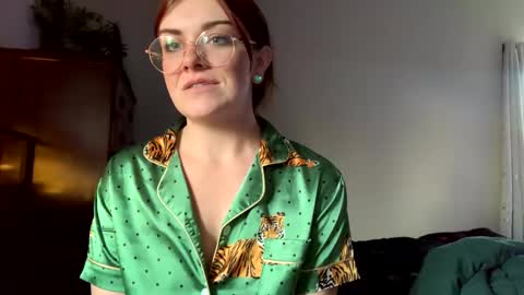 Snapshot of intothewoodswego chatting on 04.08.26 IntoTheWoodsWeGo online show from 04.08.26