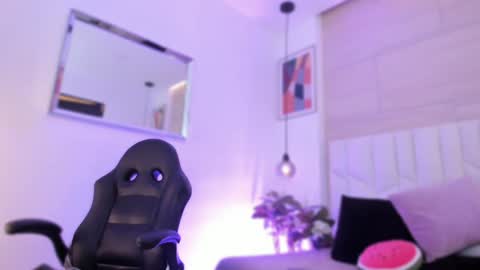 Snapshot of io_chie_ chatting on 01.28.25 io_chie_ online show from 01.28.25