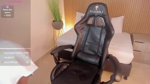 Snapshot of irantzu_hank chatting on 12.28.24 Irantzu online show from 12.28.24