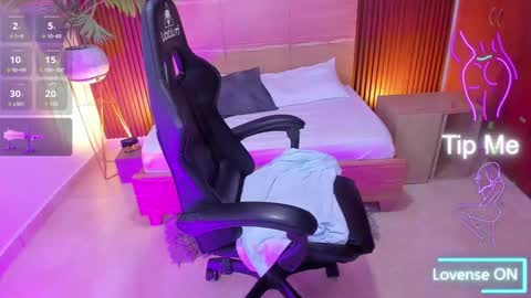 Snapshot of irantzu_hank chatting on 02.10.25 Irantzu online show from 02.10.25