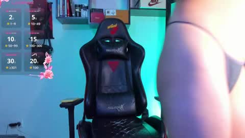 Snapshot of irirs_sex chatting on 09.19.25 IrisVianca online show from 09.19.25