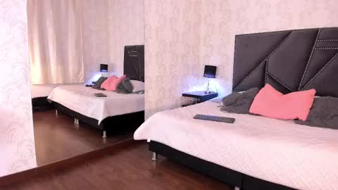 Queen Iris online show from 09.20.25