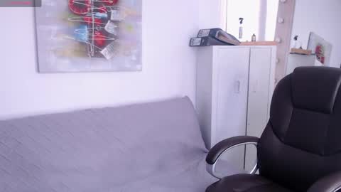 Queen Iris online show from 04.02.26