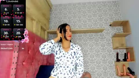 Snapshot of iris_charlotte chatting on 03.07.25 Hot Charlotte online show from 03.07.25