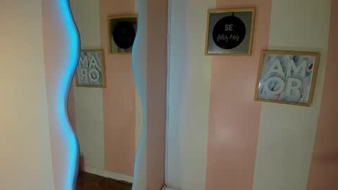 iris_laus online show from 04.15.26