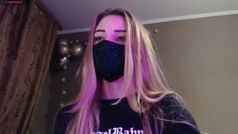 Lily online show from 11.16.25