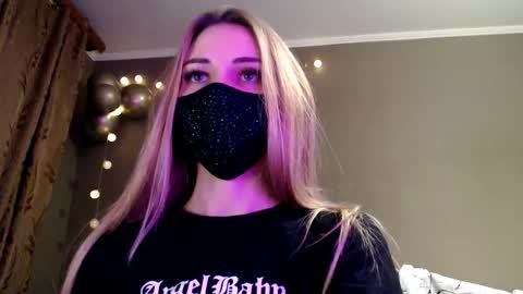 Lily online show from 11.28.25